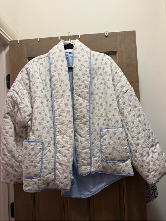 Mable Jackets & Blazers - Quilted Shawl-Collar Puffer Jacket in Cream and Light Blue